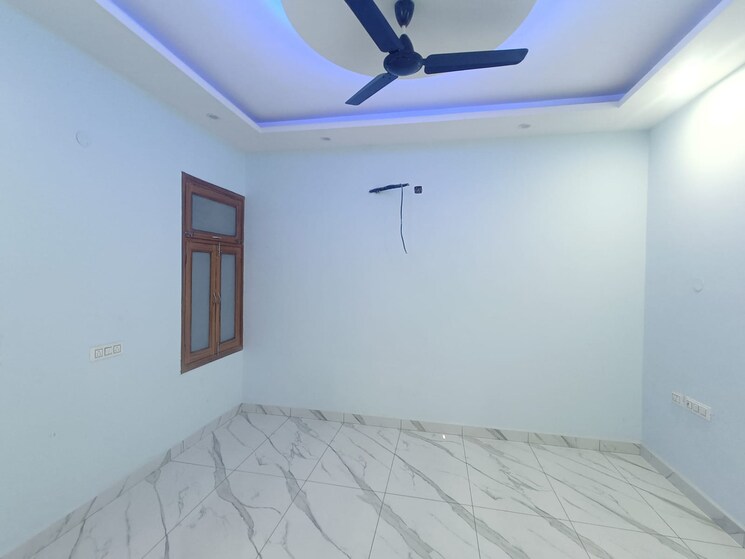 Room, ssg-yash-apartment-3 3 Bedroom 1350 Sq.Ft. Apartment In Sector 12a Gurgaon 7788819