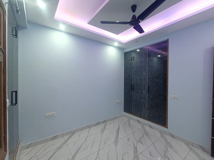 Room, ssg-yash-apartment-3 3 Bedroom 1350 Sq.Ft. Apartment In Sector 12a Gurgaon 7788819