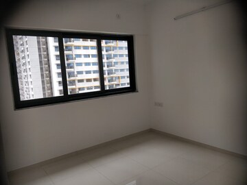Room in 1 BHK Apartment at Amanora Gold Towers, Hadapsar – for Sale