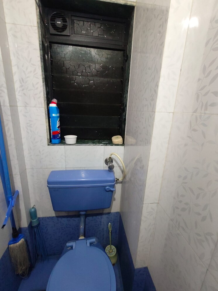 Bathroom, himgiri-lokupvan-phase-ii-chs-ltd 1 Bedroom 400 Sq.Ft. Apartment In Vasant Vihar Thane 7788967