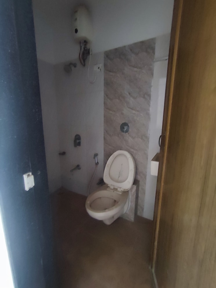Attached Bathroom, vihang-valley-phase1 2 Bedroom 590 Sq.Ft. Apartment In Kasarvadavali Thane 7789049