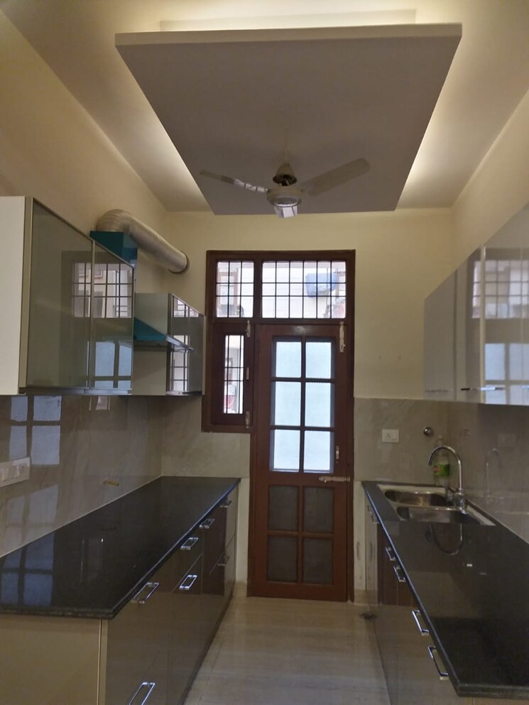 Kitchen, bollywood-esencia 3 Bedroom 1890 Sq.Ft. Apartment In Ghazipur Zirakpur 7789077