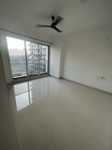 Room in 2 BHK Apartment at Soham Crystal Spires, Ghodbunder Road – for Sale