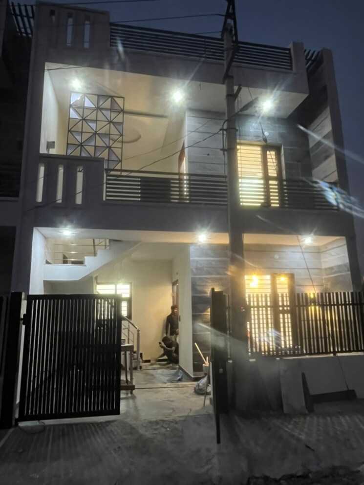 Living Room, kharar mohali road 3 Bedroom 108 Sq.Yd. Apartment In Kharar Mohali Road Kharar 7789270