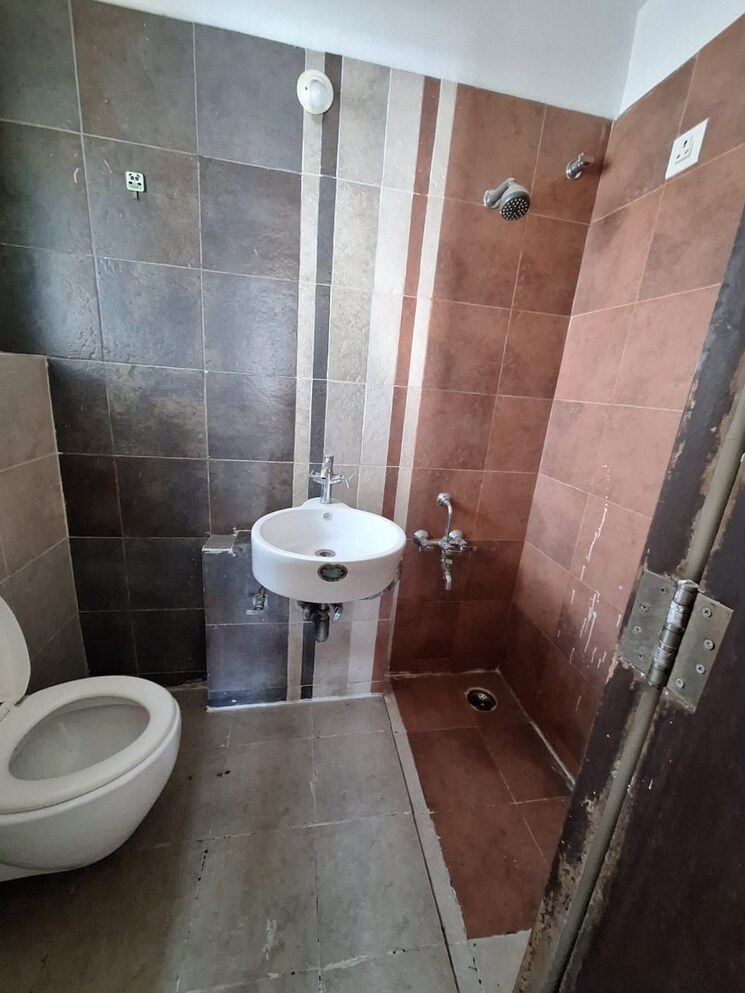 Bathroom, kukreja-heritage 1 Bedroom 687 Sq.Ft. Apartment In Dhanori Pune 7789309