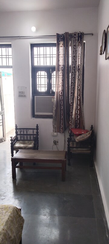 Living Room in 1 RK Builder Floor at Gomti Nagar – for Rent