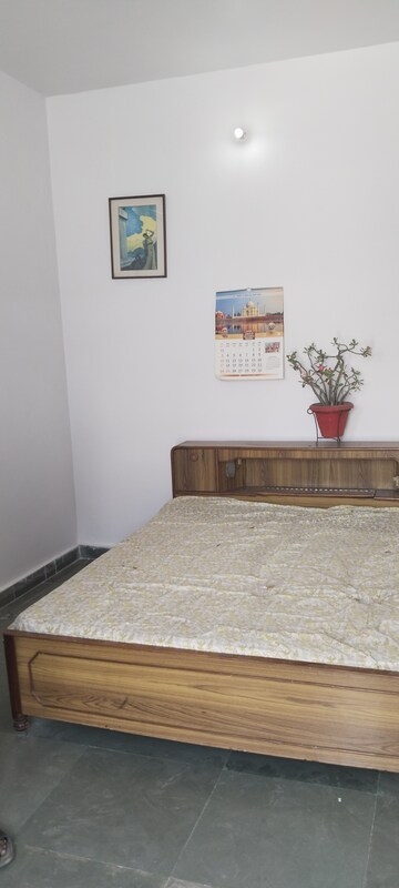 Bedroom in 1 RK Builder Floor at Gomti Nagar – for Rent