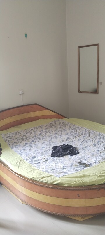 Bedroom in 1 RK Builder Floor at Vipul Khand – for Rent