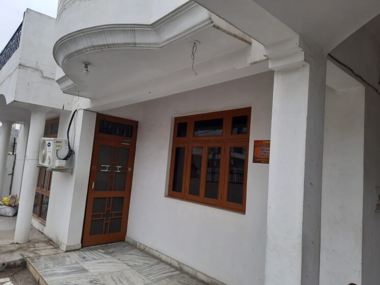 undefined, indira nagar 4 Bedroom 2400 Sq.Ft. Independent House In Indira Nagar Lucknow 7789345