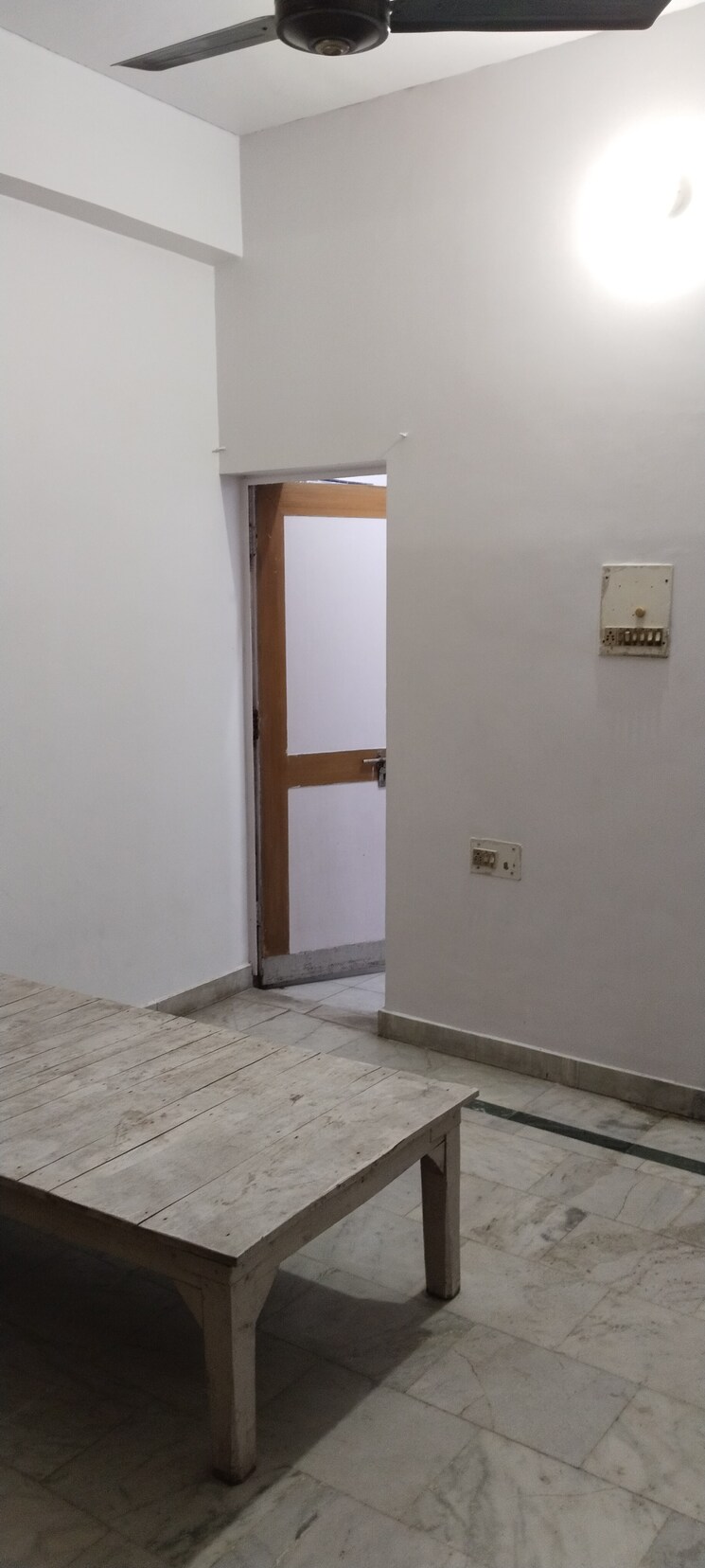 Room, gomti nagar 3 Bedroom 2000 Sq.Ft. Builder Floor In Gomti Nagar Lucknow 7789343