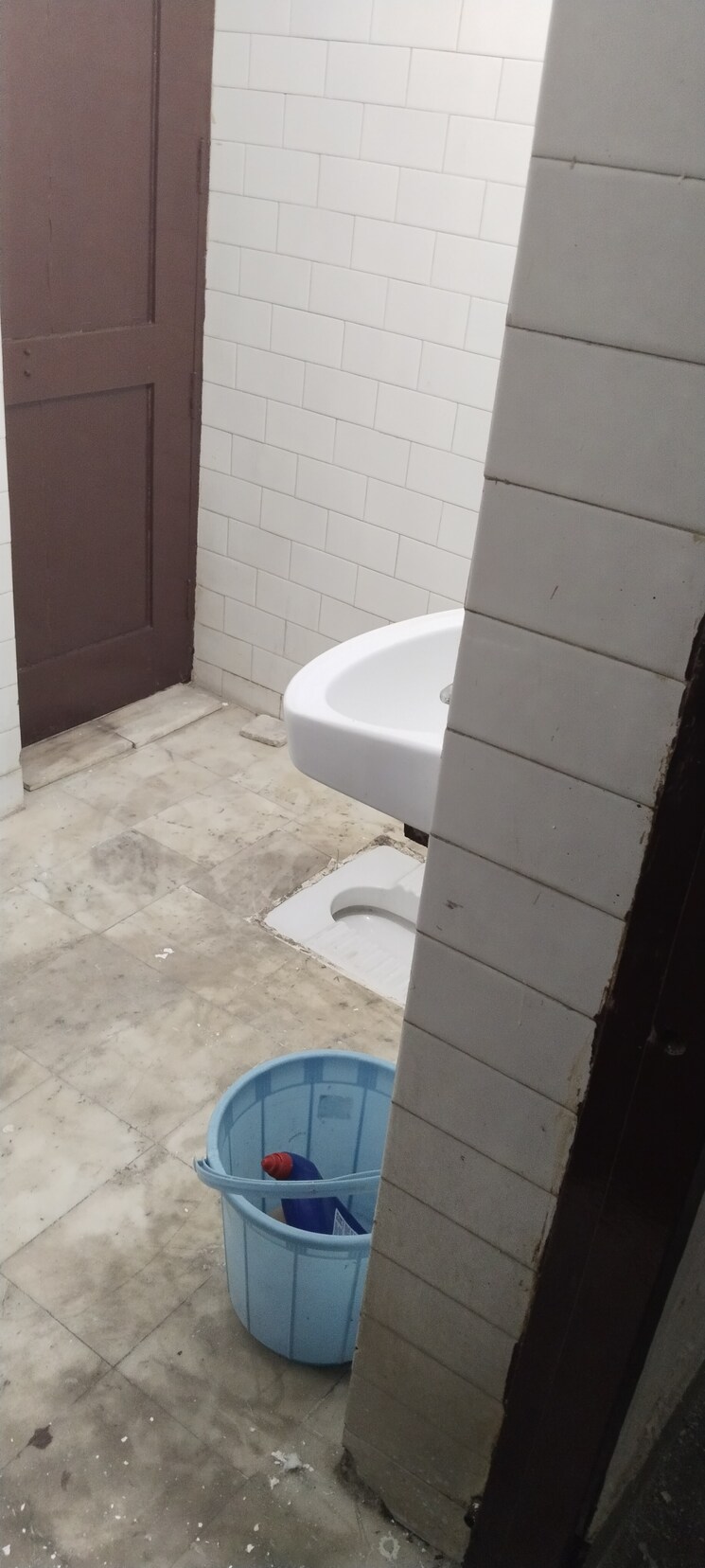 Bathroom, gomti nagar 1.5 Bedroom 750 Sq.Ft. Builder Floor In Gomti Nagar Lucknow 7789357