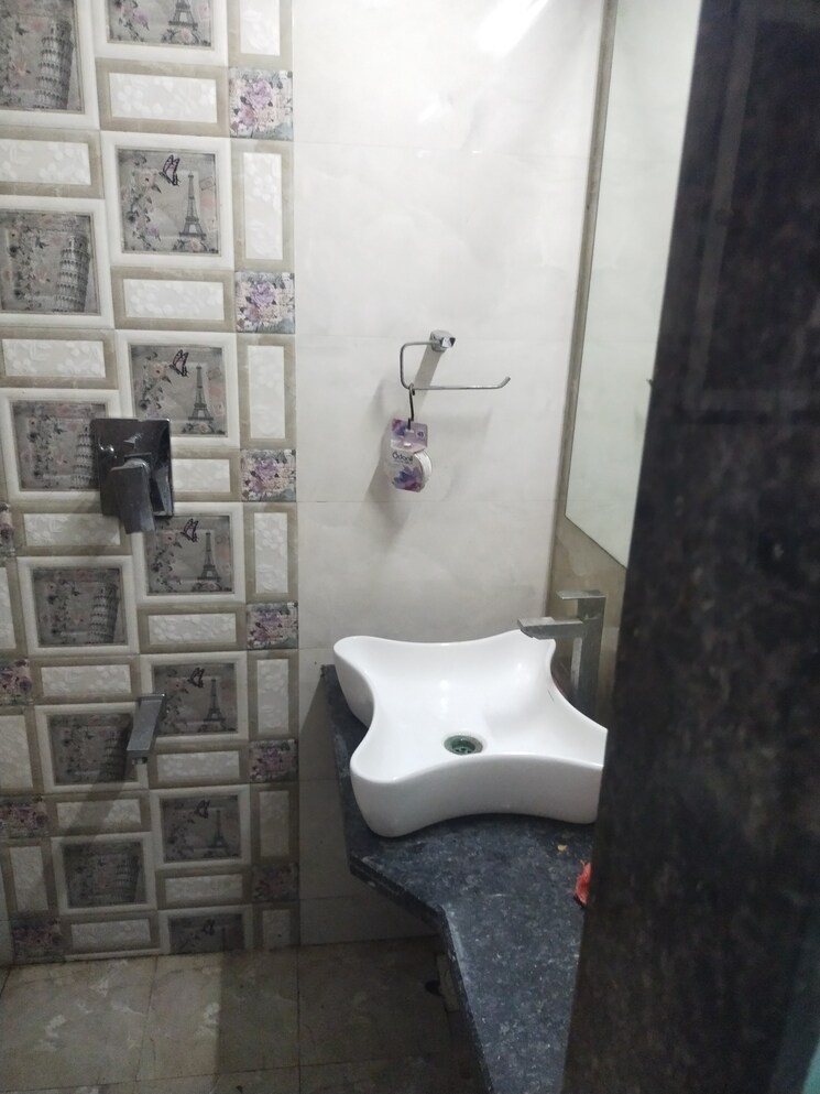 Bathroom, gagangiri-gagan-138 1 Bedroom 450 Sq.Ft. Apartment In Kurla Mumbai 7789361