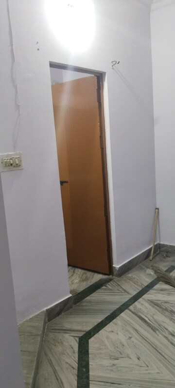 Furnished Amenities in 2 BHK Builder Floor at Gomti Nagar – for Rent