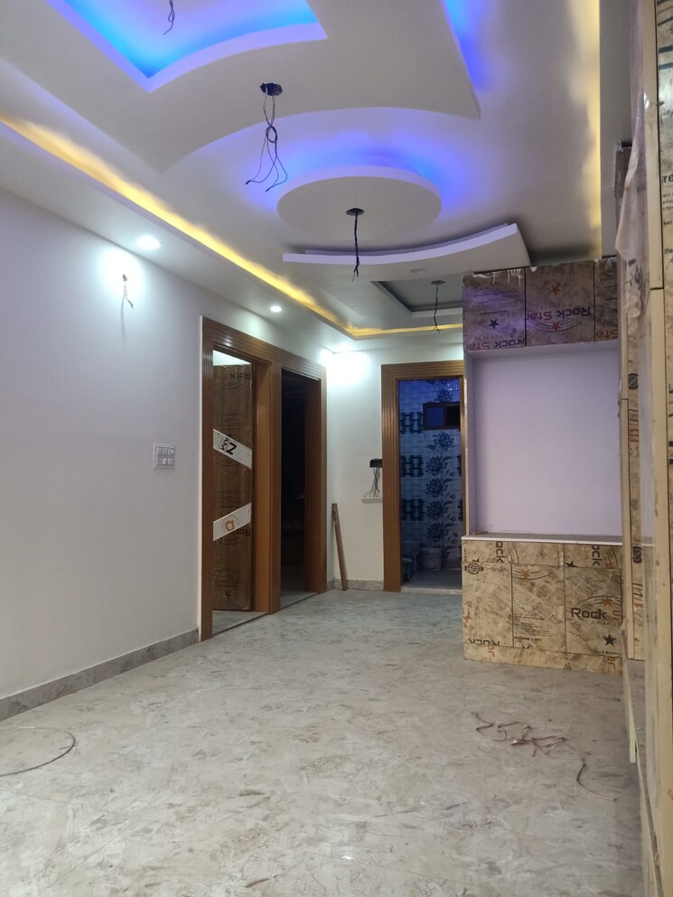 Room, om vihar 2 Bedroom 500 Sq.Ft. Builder Floor In Om Vihar Delhi 7789387