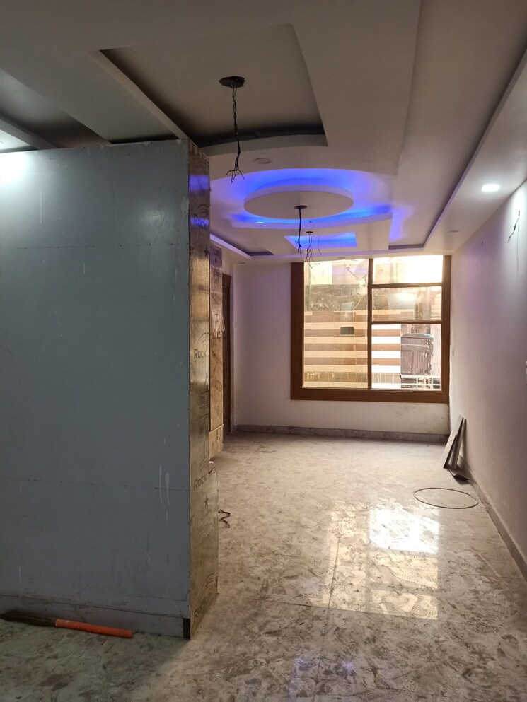 Room, om vihar 2 Bedroom 500 Sq.Ft. Builder Floor In Om Vihar Delhi 7789387