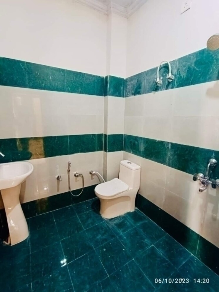 Bathroom, sgpgi 3 Bedroom 1250 Sq.Ft. Independent House In Sgpgi Lucknow 7789457
