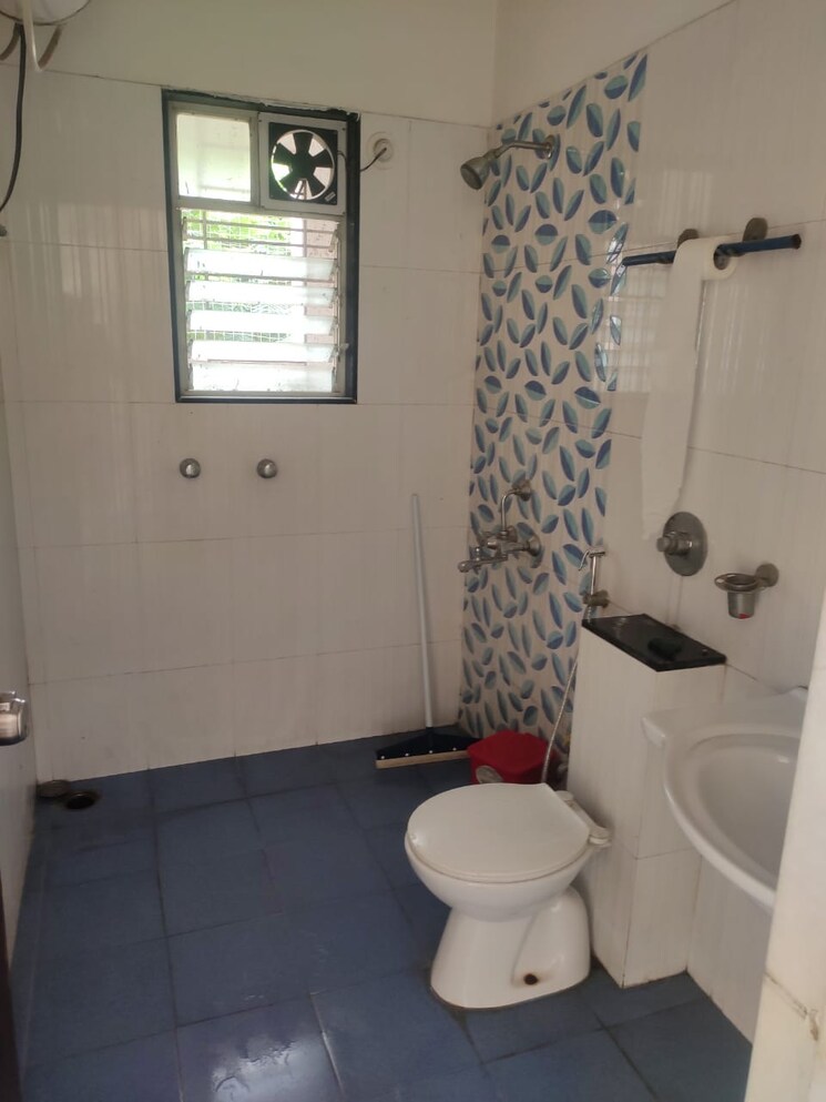 Bathroom, astha-baner 2 Bedroom 950 Sq.Ft. Apartment In Baner Pune 7789458