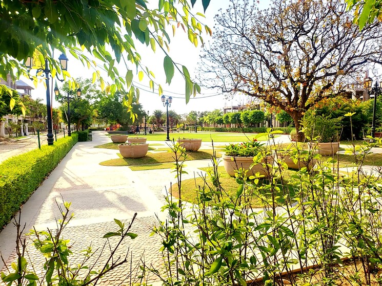 Garden, omaxe-kingston 4 Bedroom 2285 Sq.Ft. Apartment In Gomti Nagar Lucknow 7789552