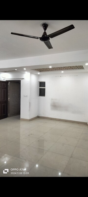Room in 3 BHK Apartment at SCC Sapphire, Raj Nagar Extension – for Sale