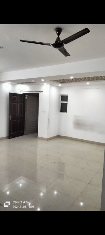 Room in 3 BHK Apartment at SCC Sapphire, Raj Nagar Extension – for Sale