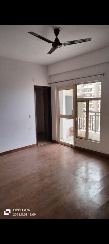 Room in 3 BHK Apartment at SCC Sapphire, Raj Nagar Extension – for Sale
