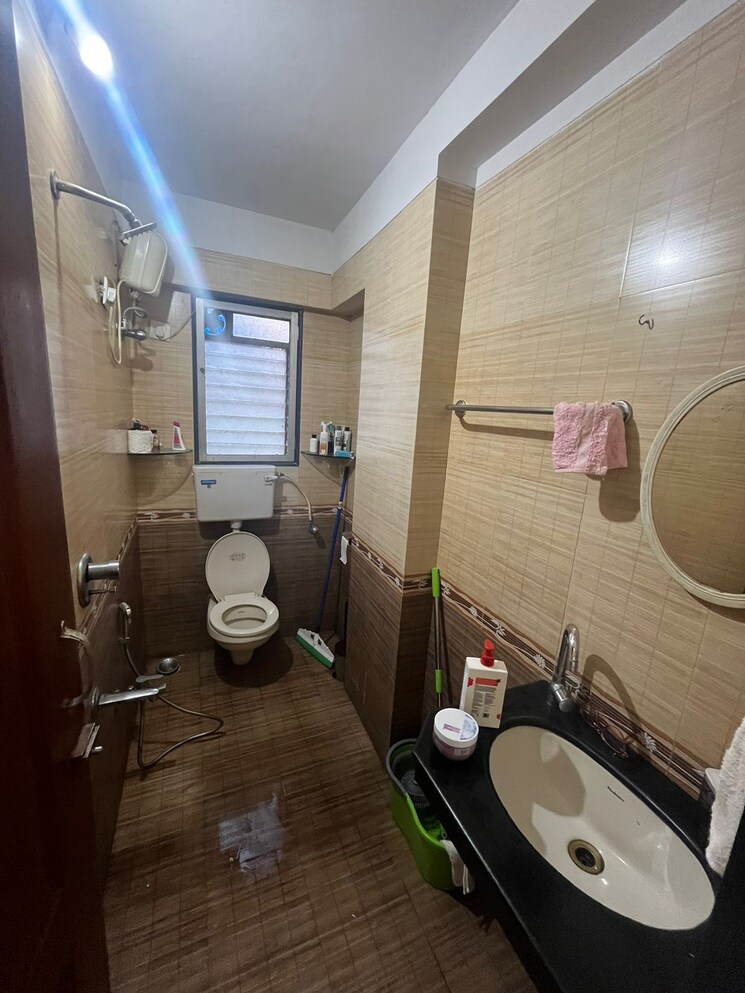 Bathroom, white-rose 2 Bedroom 750 Sq.Ft. Apartment In Bandra West Mumbai 7789601