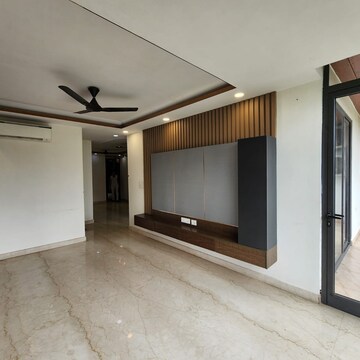 Room in 3 BHK Apartment at BPTP Floors, Sector 70 – for Rent