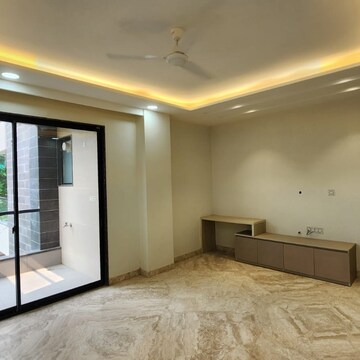 Room in 3 BHK Apartment at BPTP Floors, Sector 70 – for Rent