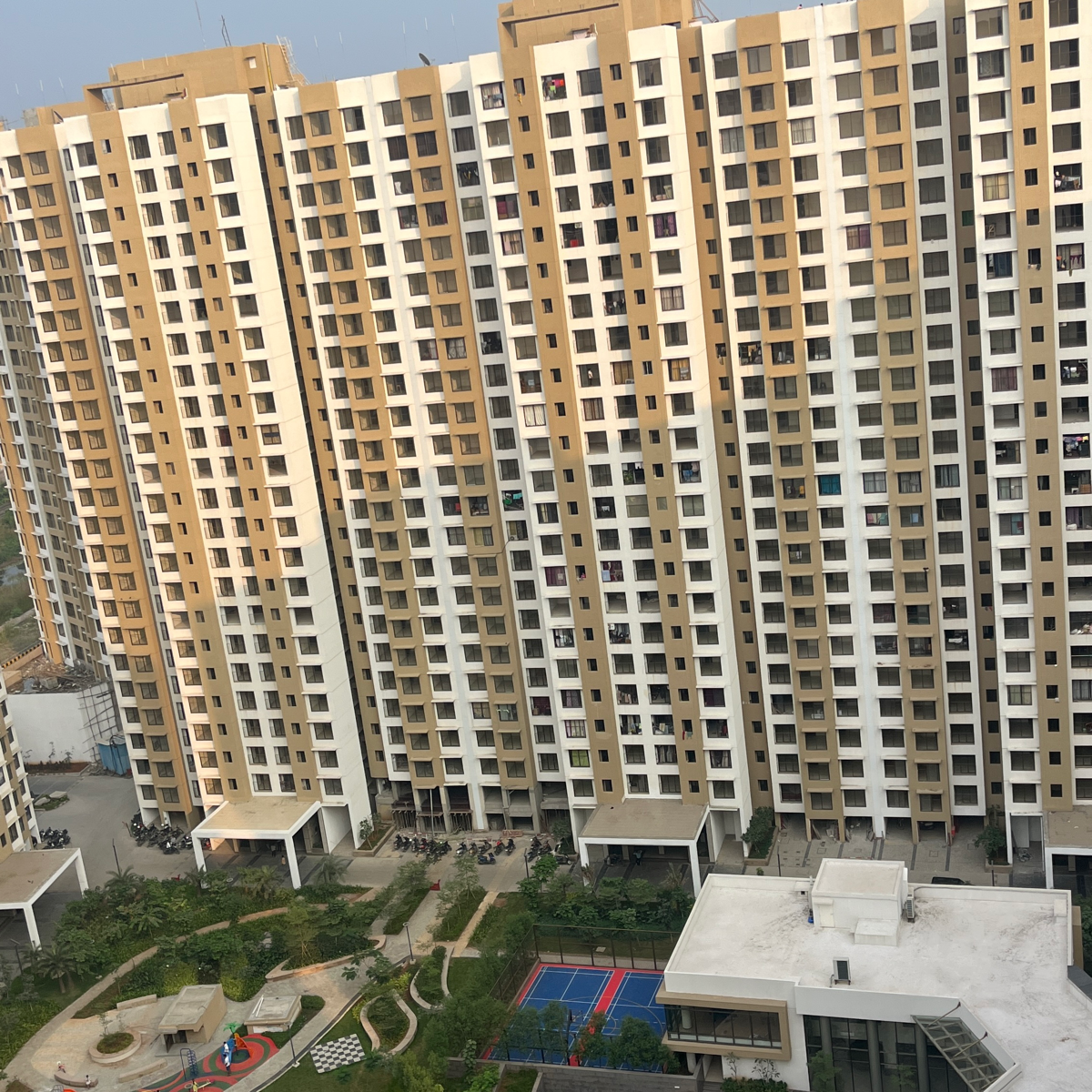 2 BHK + Pooja Room,Servant Room,Study Room,Extra Room 450 Sq.Ft. Apartment in Sunteck West World