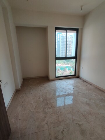 Room in 3 BHK Apartment at Lodha Sterling, Kolshet Road – for Sale