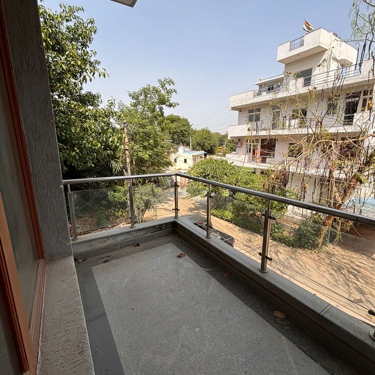 Balcony, sector 39 Pg For Boys & Girls In Sector 39 7789876