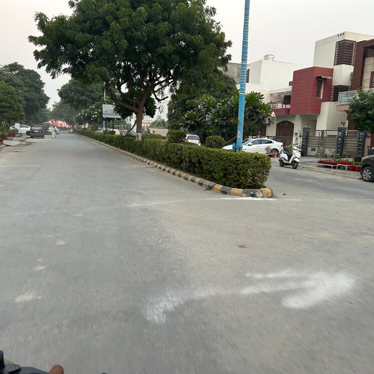  Parking, ansal-aastha-uday  250 Sq.Yd. Plot In Ansal Sushant City Meerut 7789949