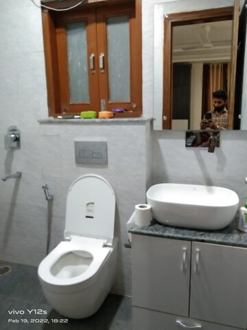 Bathroom in 3 BHK Apartment at Parsvnath Green Ville, Sector 48 – for Sale