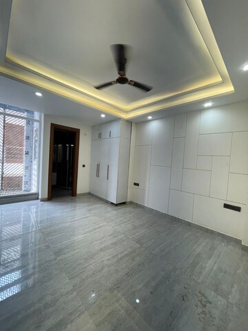 Room in 3 BHK Builder Floor at Ansal Sushant Floors, Sushant Lok ii – for Sale