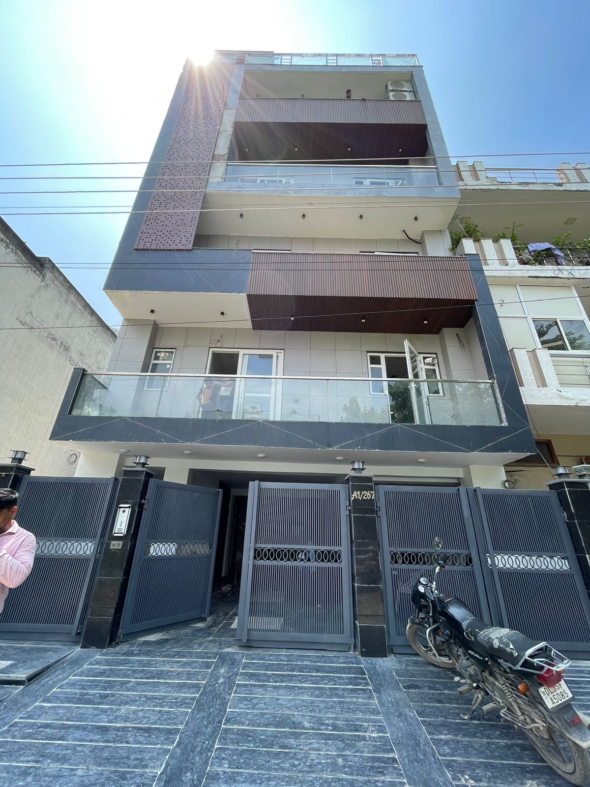 3 BHK + Servant Room 1600 Sq.Ft. Builder Floor in Ansal Sushant Floors