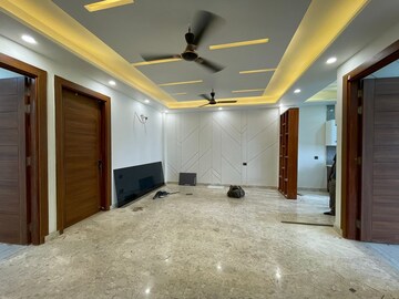 Parking in 3 BHK Builder Floor at Ansal Sushant Floors, Sushant Lok ii – for Sale