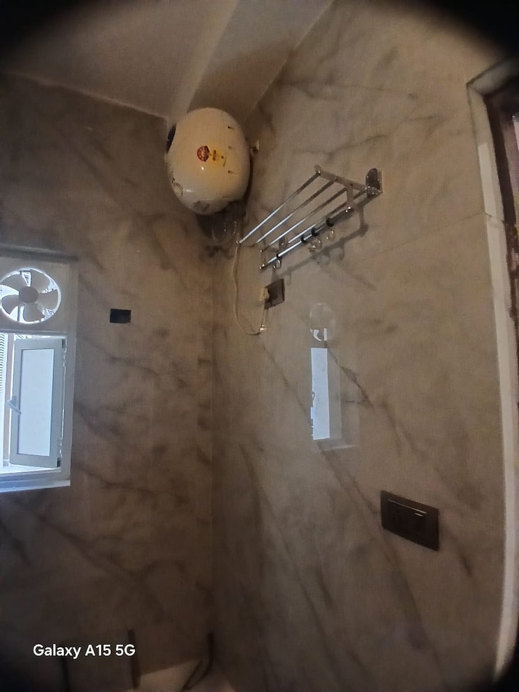 Bathroom, paras-tierea 3 Bedroom 1075 Sq.Ft. Apartment In Sector 137 Noida 7790136