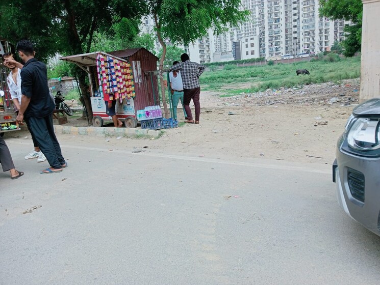 Exterior View, sector 76  212 Sq.Yd. Plot In Sector 76 Noida 7790151