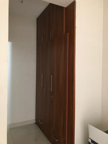 Room in 3 BHK Apartment at Tata Eureka Park, Sector 150 – for Rent