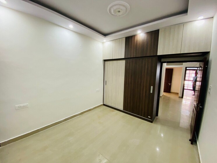 Room, sector 126 3 Bedroom 150 Sq.Yd. Apartment In Sector 126 Mohali 7790237