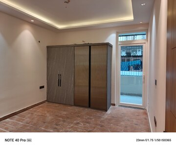 Room in 3 BHK Builder Floor at Ardee City, Sector 52 – for Sale