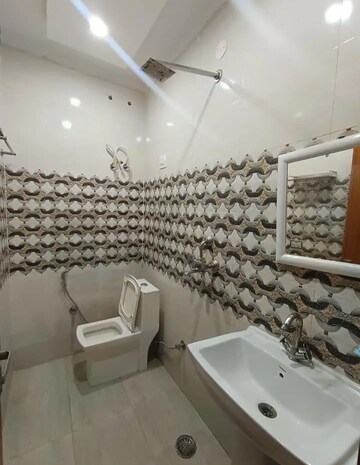 Master Bedroom in 2 BHK Builder Floor at Vaishali Sector 4 – for Sale