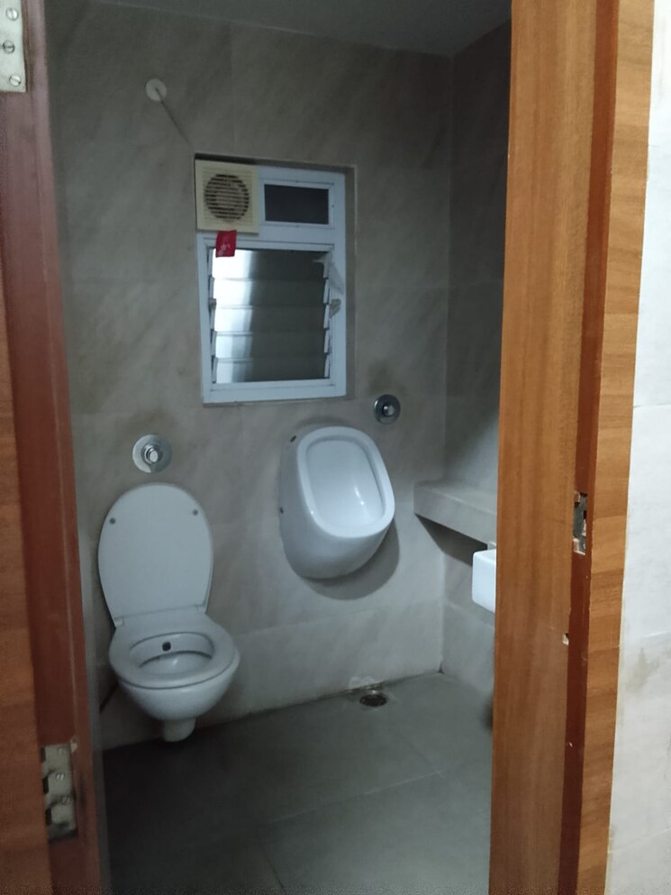 Bathroom, satra-plaza Commercial Office Space 1500 Sq.Ft. In Vashi Sector 19d Navi Mumbai 7790370