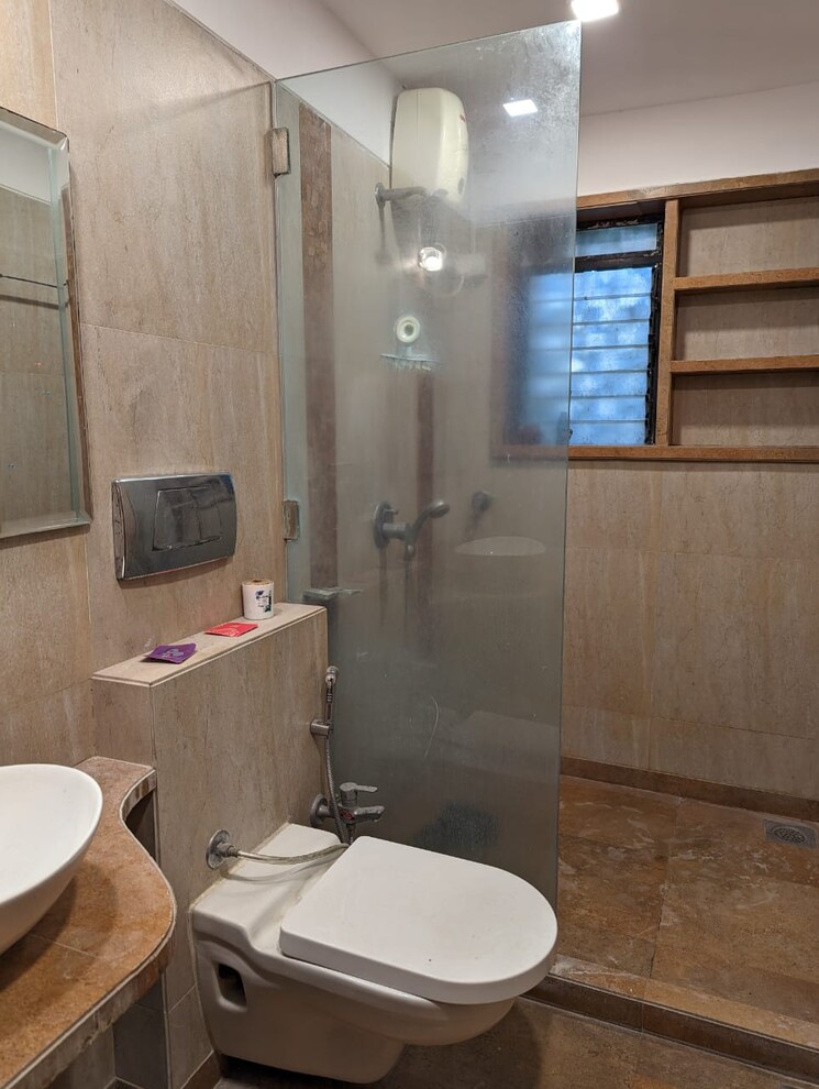 Bathroom, worli 2 Bedroom 950 Sq.Ft. Apartment In Worli Mumbai 7790395