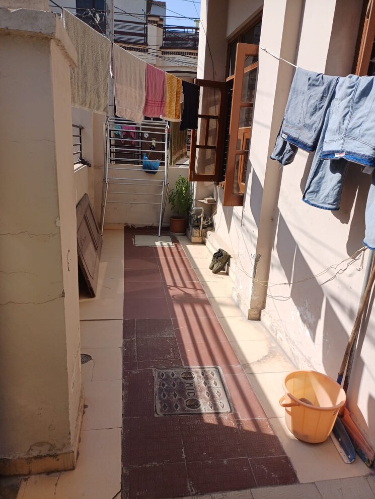 Balcony, sector 125 3 Bedroom 125 Sq.Yd. Independent House In Sector 125 Mohali 7790424