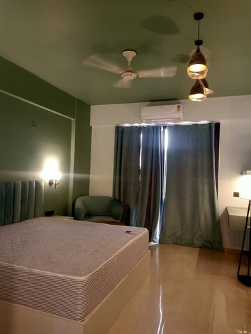 1.5 BHK Apartment For Rent in Omaxe Hazratganj, Gomti Nagar
