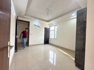 Room in 3 BHK Builder Floor at Saket – for Sale
