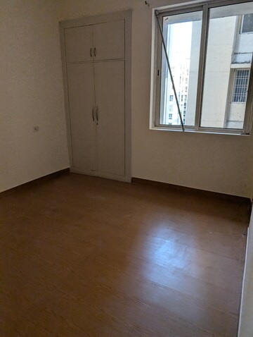 Room in 2 BHK Apartment at Jaypee Greens Kosmos, Sector 134 – for Sale
