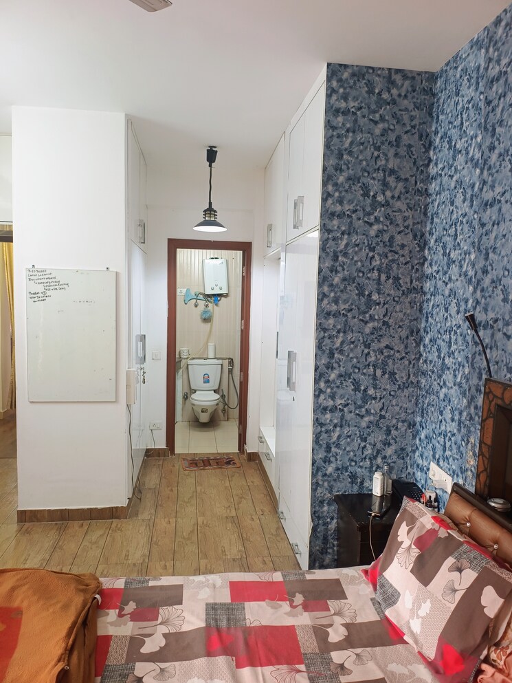 Bathroom, purvanchal-royal-city 3 Bedroom 1735 Sq.Ft. Apartment In Chi V Greater Noida Greater Noida 7790855