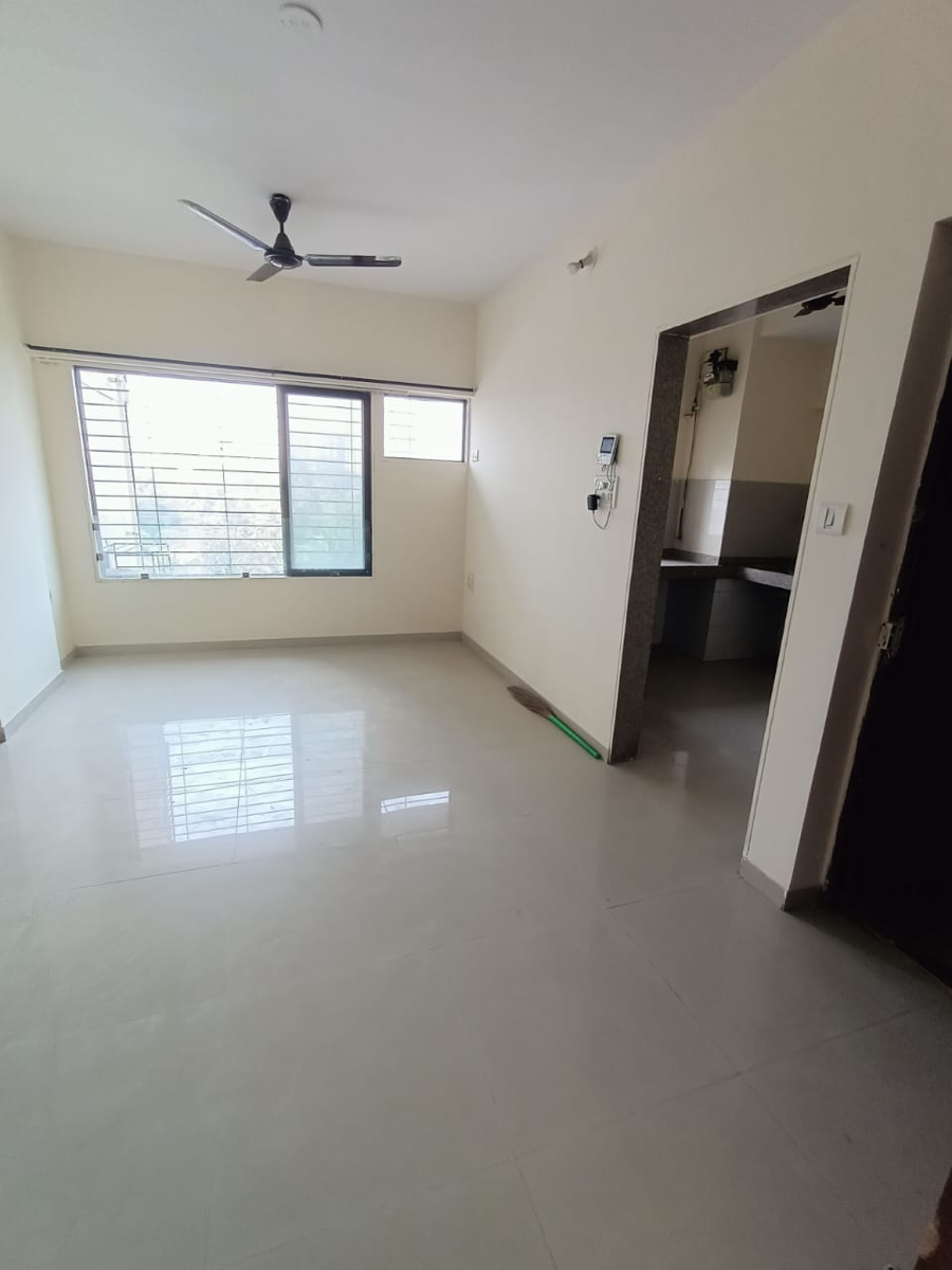 1.5 BHK + Extra Room Apartment For Sale in Everest World Lavender